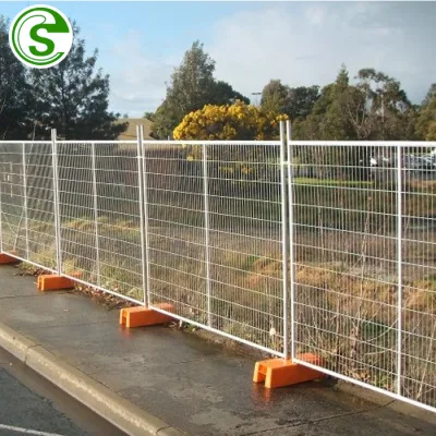 Barricades provisoires résistantes de police de Panles de barrière portative saisonnière d'événement de sécurité extérieure 2100 x 2400mm